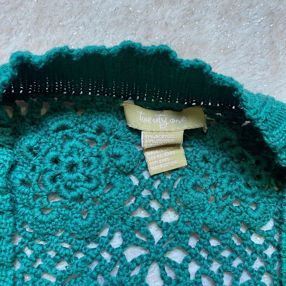 Forever 21 Green Crochet Women Sweater - Picture 2 of 4